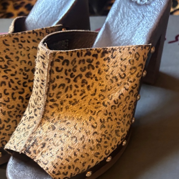UGG Leopard Print Platform Mules Calf Hair - Picture 8 of 9
